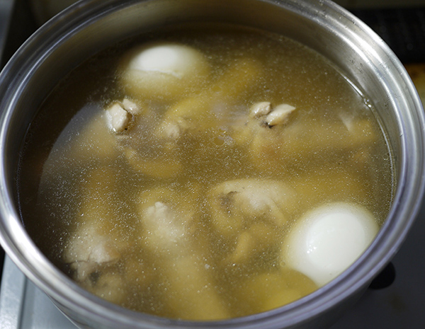鶏の手羽元のさっぱり煮込みスープ