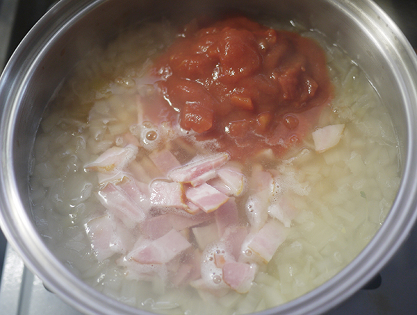 トマトとブロッコリースプラウトの豆乳スープ作り方2