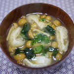 なめことわかめの油揚げ入りみそ汁